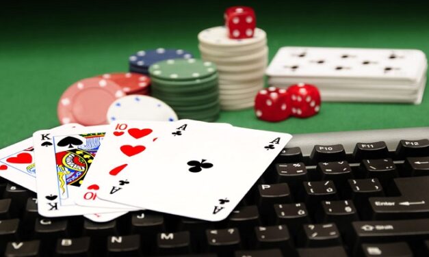 Playing Poker on the Internet: Online Poker vs Traditional Poker 
